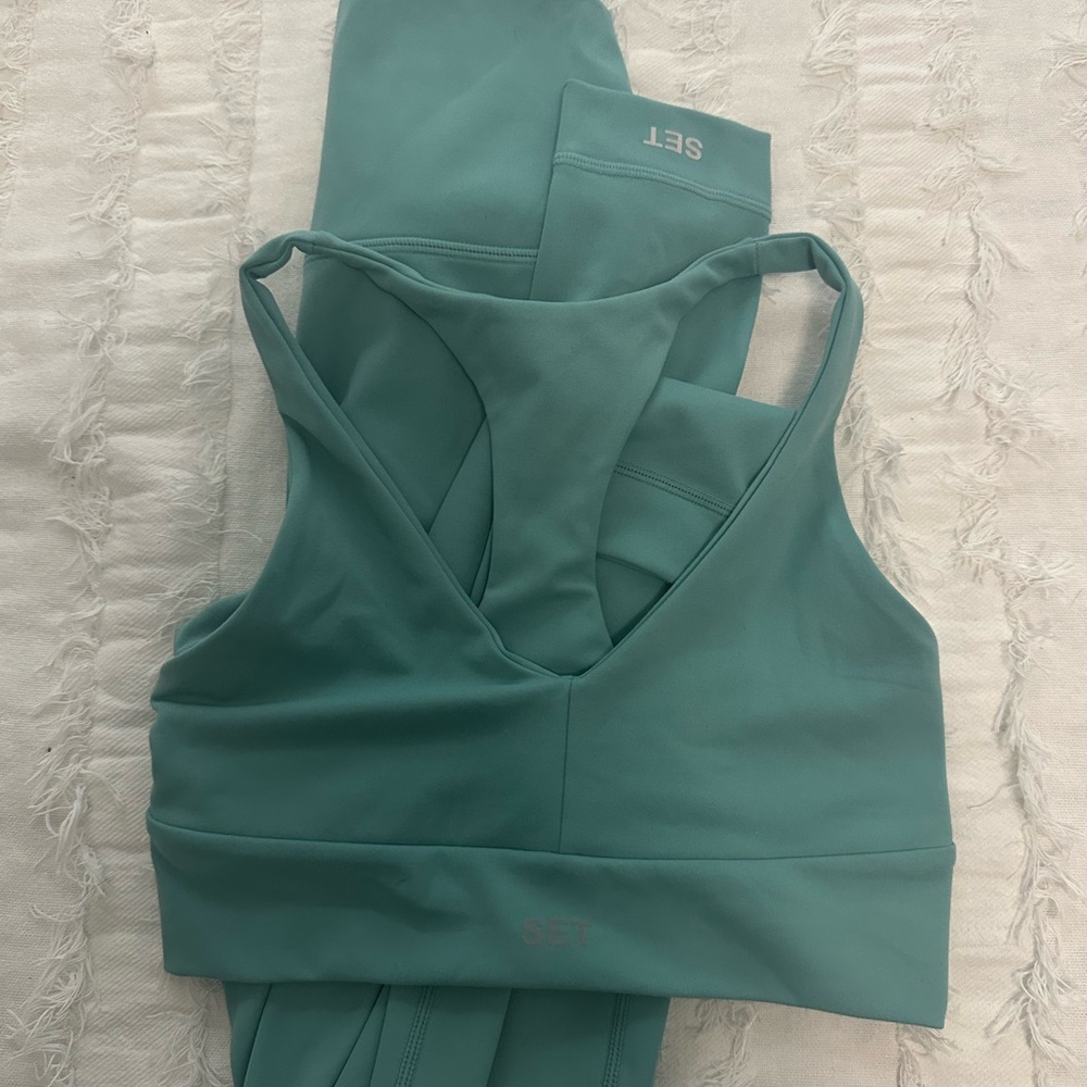 Set Active, XS, Like New